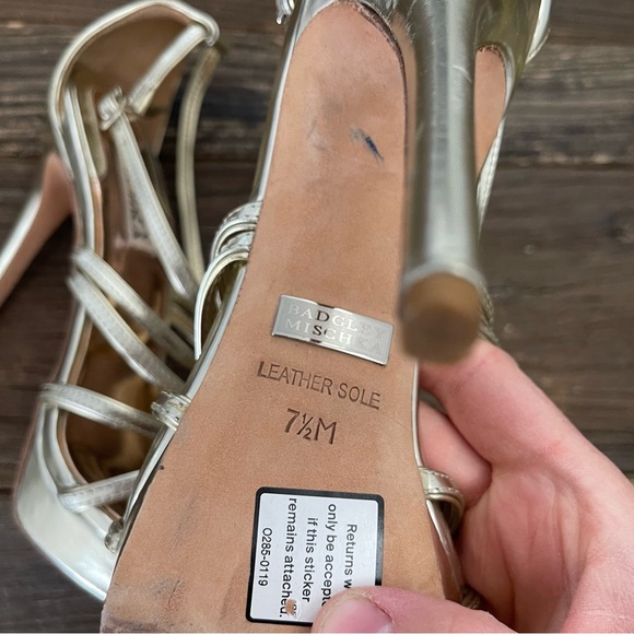 BADGLEY MISCHKA Women's Formal Gold Metallic Strappy High Heels Size 7.5M - Picture 4 of 10